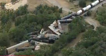 خروج 35 عربة قطار عن مسارها في ولاية تكساس الأميركية