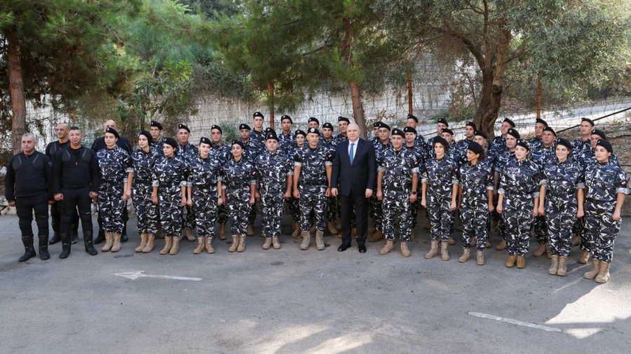الرئيس عون يتفقد سرية حرس رئاسة الجمهورية ويشيد بجهوزيتها