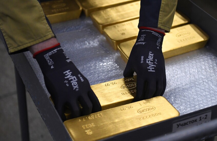 الذهب عند أدنى مستوى في 3 أسابيع بفعل قوة الدولار