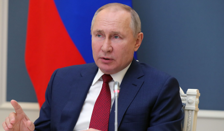 بوتين يقترح لقاء زيلينسكي في موسكو خلال اتصاله بترامب