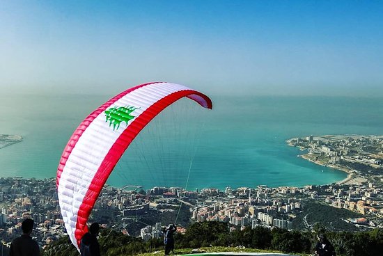 وزيرة الشباب والرياضة تُصدر تعميمًا يمنع ممارسة رياضة الـ Acro-Paragliding