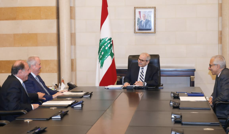 سلام يبحث مع وزيري المال والاقتصاد وسعيد في مشروع قانون معالجة الفجوة المالية