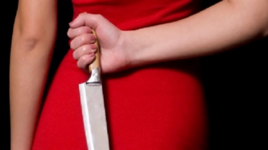 توقيف سيدة قتلت زوجها طعناً!