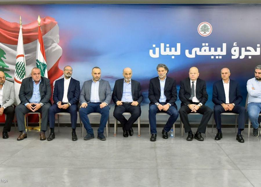 جعجع يلتقي وفدا من مخاتير 