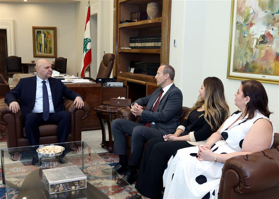 الرئيس عون يلتقي مدير مكتب لبنان في مركز جنيف لحوكمة قطاع الأمن