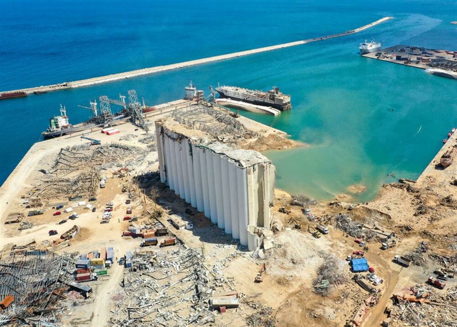 حريق في مرفأ بيروت و الإدارة توضح