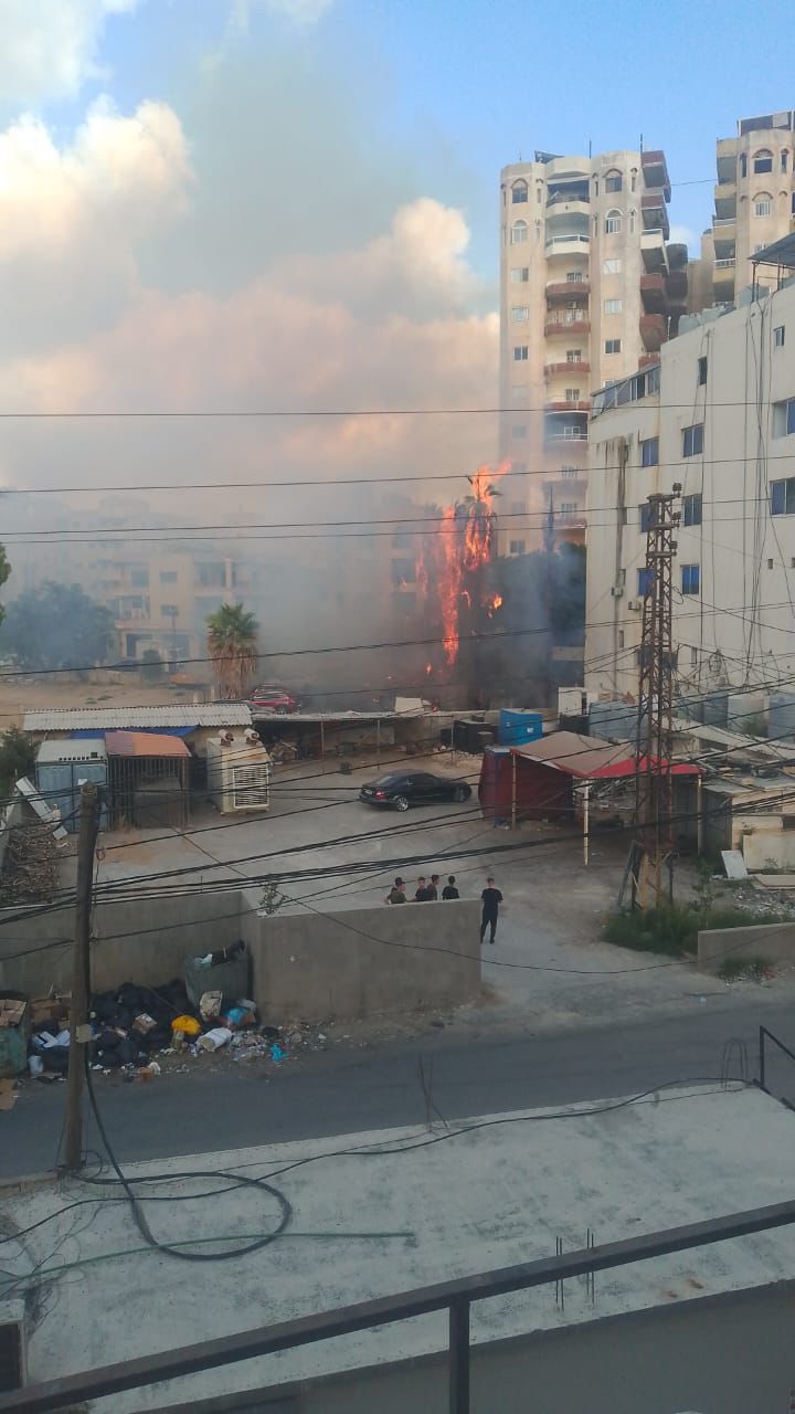 اندلاع حريق خلف المستشفى اللبناني - الإيطالي في منطقة الحوش شرق صور 
وفرق الإطفاء في طريقها إلى المكان