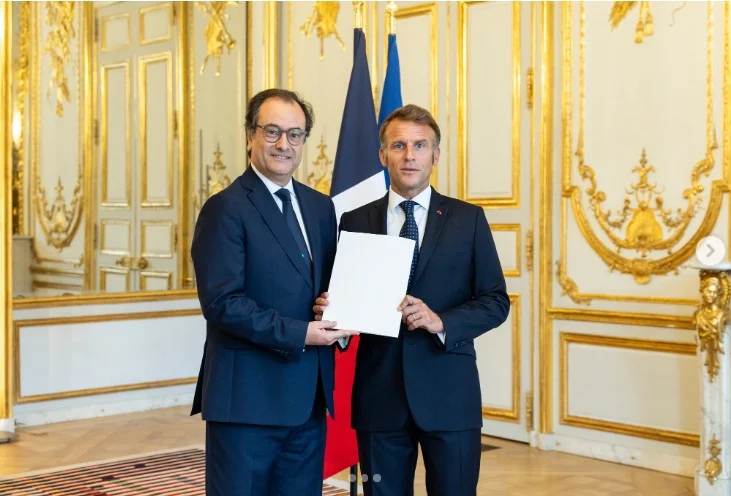 السفير اللبناني لدى فرنسا ربيع الشاعر يقدم أوراق اعتماده إلى ماكرون