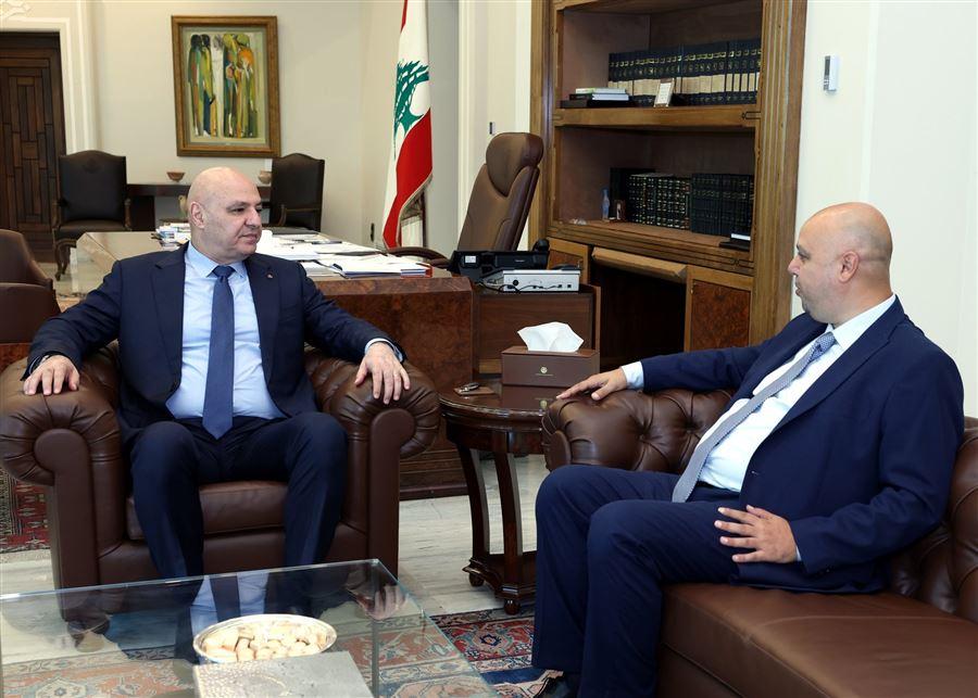 الرئيس عون يستقبل سفراء لبنان الجدد في الأوروغواي وسويسرا