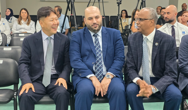 معدات وتجهيزات لمستشفى رفيق الحريري.. ناصر الدين: المستشفى كان وسيبقى أم الفقير والمحتاج