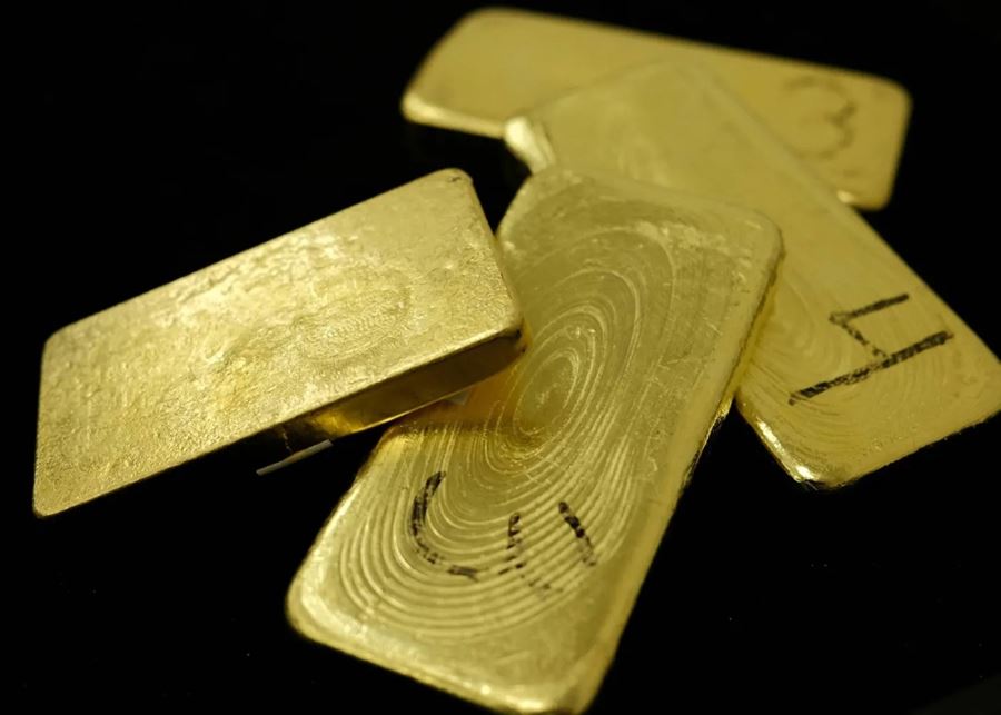 الذهب يتجاوز عتبة 3800 دولار للمرة الأولى