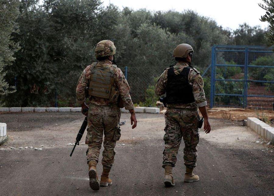 في صيدا.. الجيش يضبط كمبية كبيرة من الأسلحة الحربية