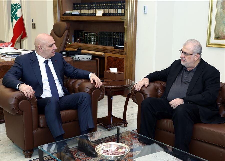 الرئيس عون يلتقي رئيس كتلة 