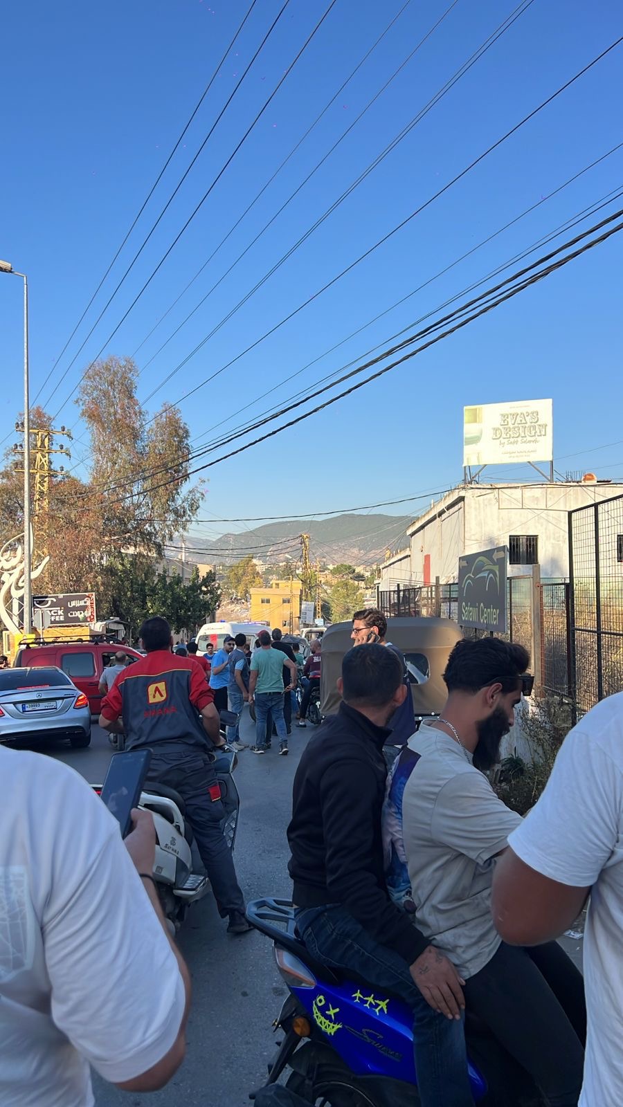 مسيرة تستهدف منزلا في كفرمان قرب النبطية وسيارات الإسعاف تهرع إلى المكان