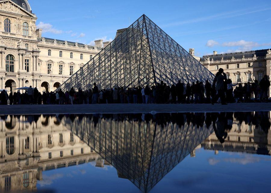 توجيه تهمة لامرأة في سرقة متحف اللوفر