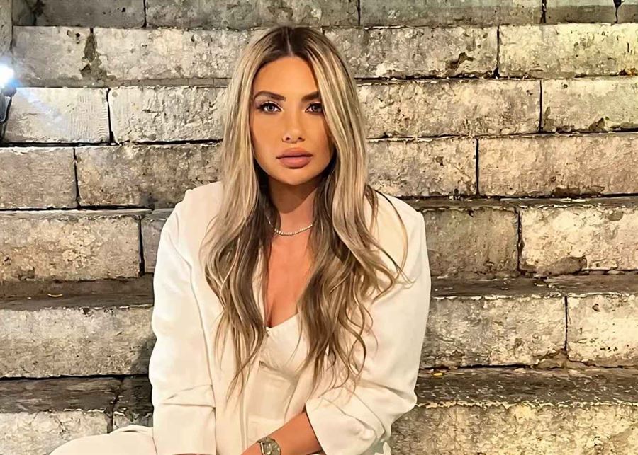 أنجيلا بشارة تنفي علاقتها بتسريب شجار وائل كفوري وشانا عبود