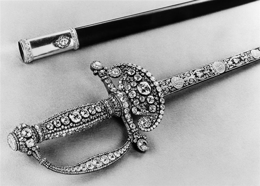 شركة الأمن الإسرائيلية CGI Group فاوضت على مجوهرات اللوفر ؟