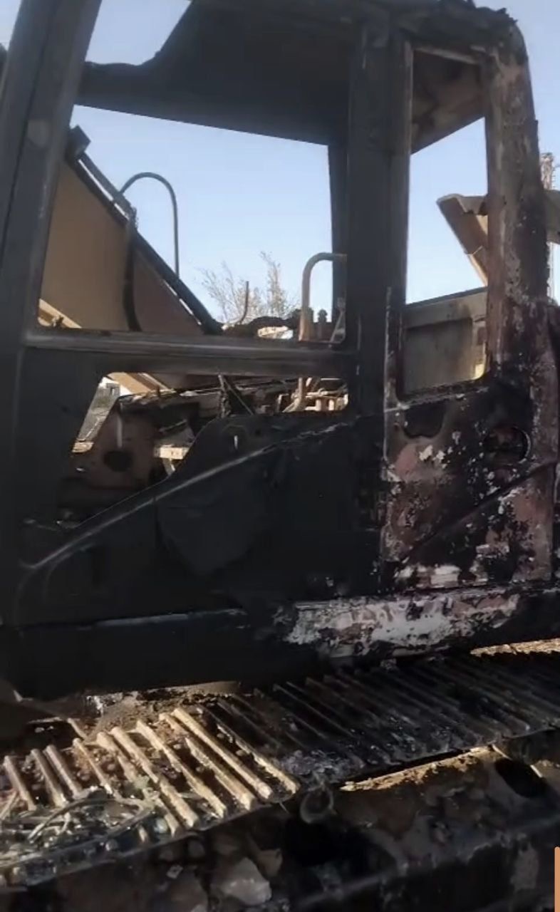 مسيرة تلقي قنبلة على حفارة في بلدة بليدا الحدودية وتحرقها