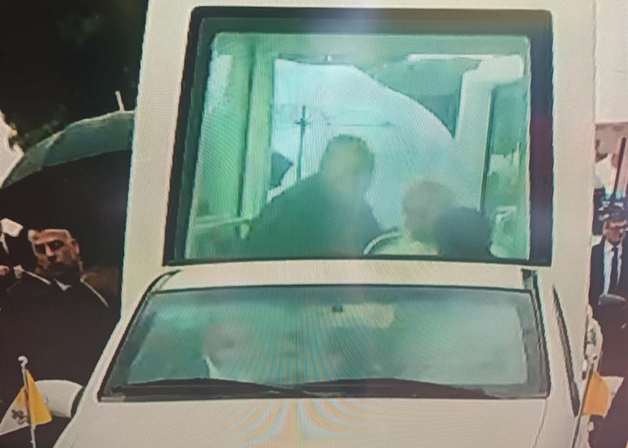 وصول موكب البابا لاوون الرابع عشر إلى مدخل عنايا وسط تساقط أمطار غزيرة