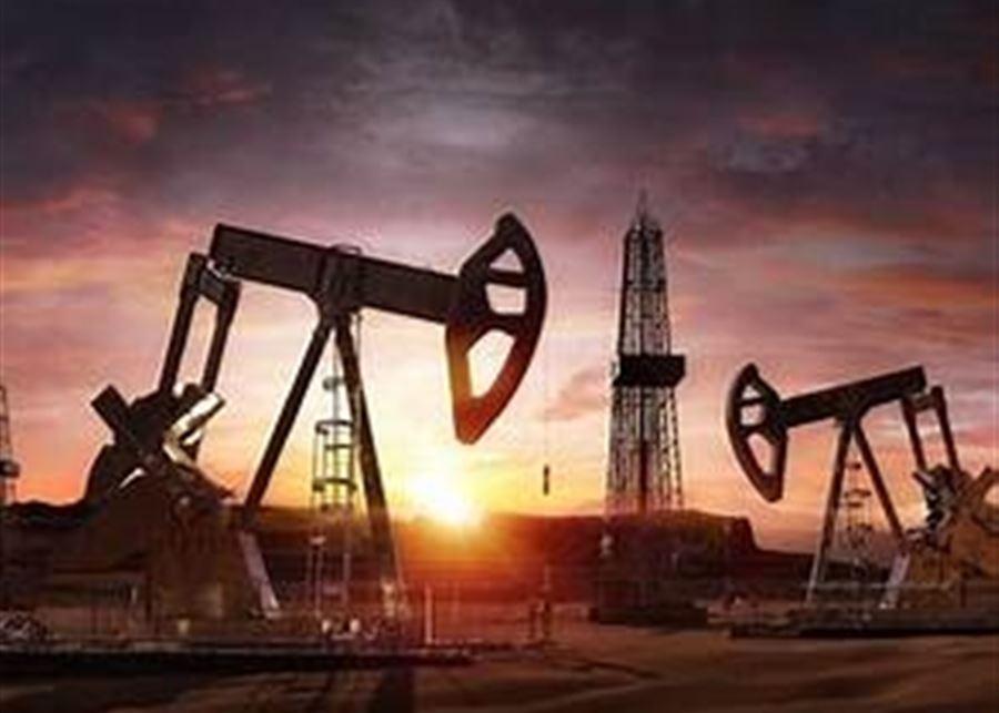 انخفاض أسعار النفط مع استئناف عمليات تحميل الخام من مركز تصدير روسي
