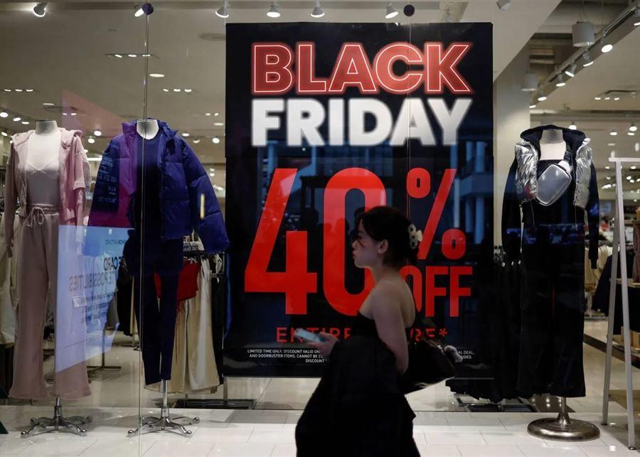 أميركا تشهد أكبر إقبال على التسوق في «بلاك فرايدي» وسط إنفاق حذر