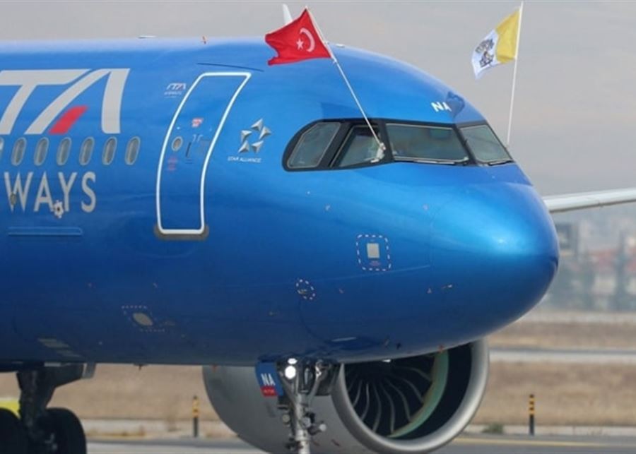 أجراس الكنائس تقرع في مختلف المناطق مع وصول البابا لاوون الرابع عشر الى المطار