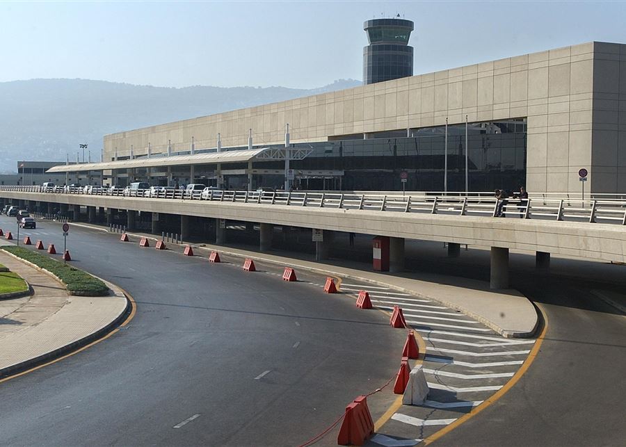 الرؤساء الثلاثة في مطار رفيق الحريري لاستقبال البابا