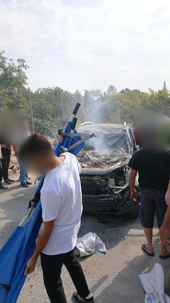 وقوع اصابة في استهداف سيارة على مفرق قدموس - برج رحال فيما نجا شاب آخر كان قريبا من السيارة المستهدفة وقد تضررت سيارته اثر اصطدامها بعامود