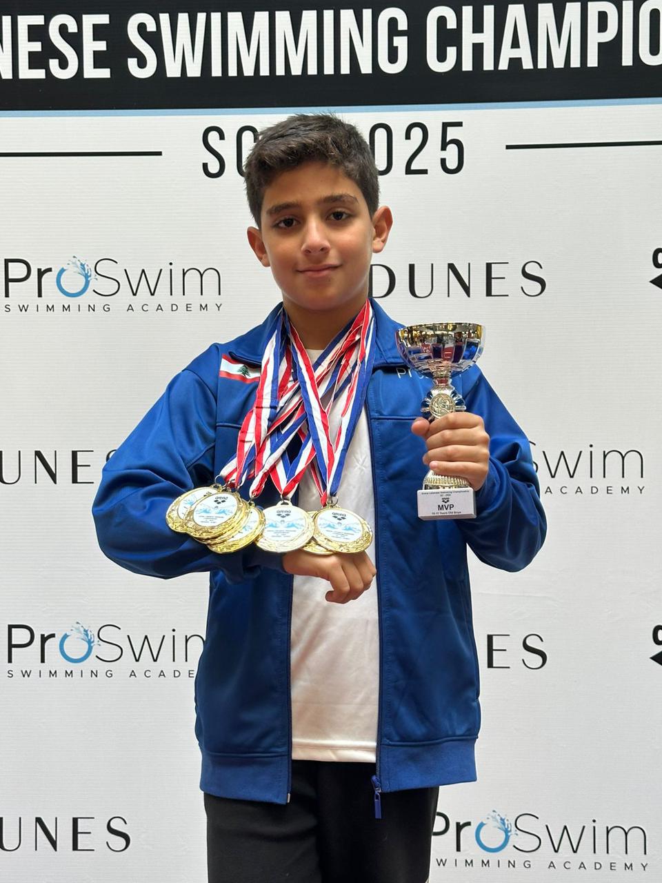 ابن كفرشوبا كريم علي شبلي يتألّق في بطولة لبنان للسباحة