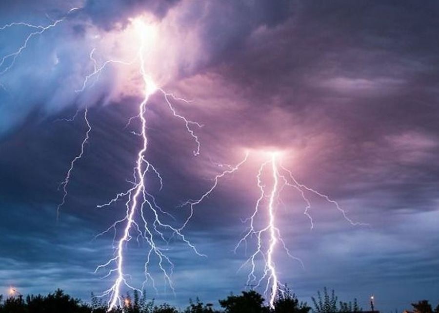 أمطارٌ وبرق ورعد... وتحذير من السيول!