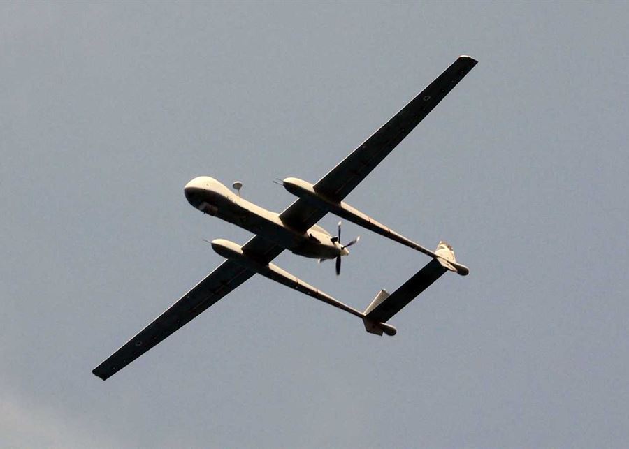 مسيرّة تستهدف محيط مسجد خالد ابن الوليد داخل مخيم عين الحلوة في مدينة صيدا