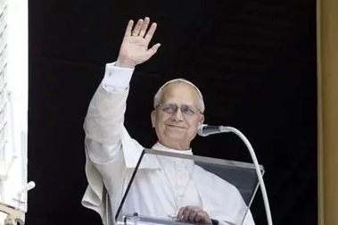 انطلاق موكب البابا لاوون الرابع عشر من السفارة البابوية إلى مستشفى دير الصليب في جل الديب