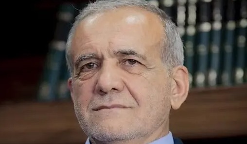 الرئيس الإيراني يتهم أميركا وإسرائيل بتأجيج 