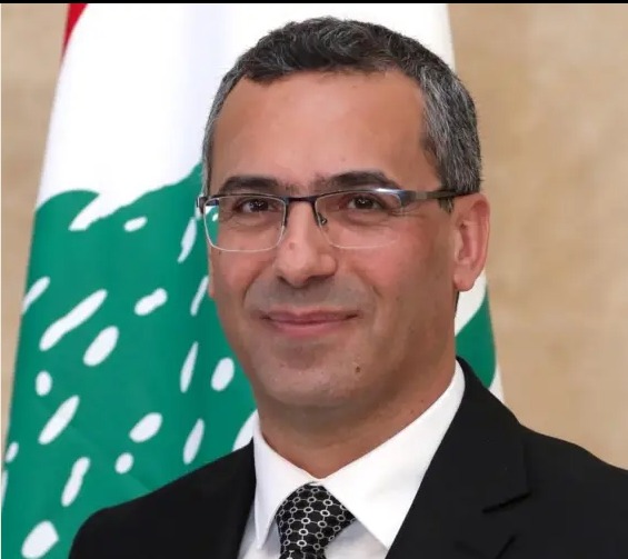 وزير الزراعة يصدر قرارًا يحدد أسعار شراء حليب الأبقار النيء في المزارع والمصانع