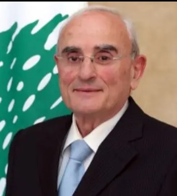 وزير الدفاع يصل إلى قطر للمشاركة في معرض الدوحة الدولي للدفاع البحري