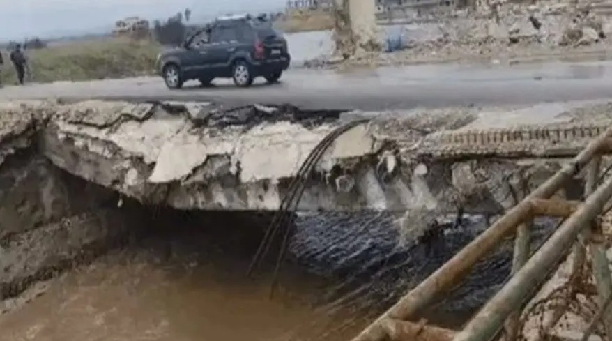 انهيار جديد في جسر العريضة الحدودي المتضرّر منذ العاصفة الماضية