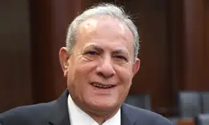 أيوب حميد: الحريري نموذج القامة الوطنية والدبلوماسية