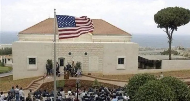 السفارة الاميركية: قرار بمغادرة موظفين غير أساسيين من بيروت بسبب الوضع الأمني