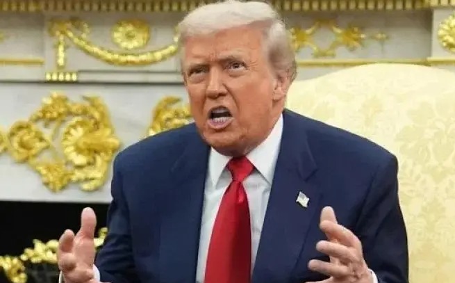 ترامب يحض زيلينسكي على 