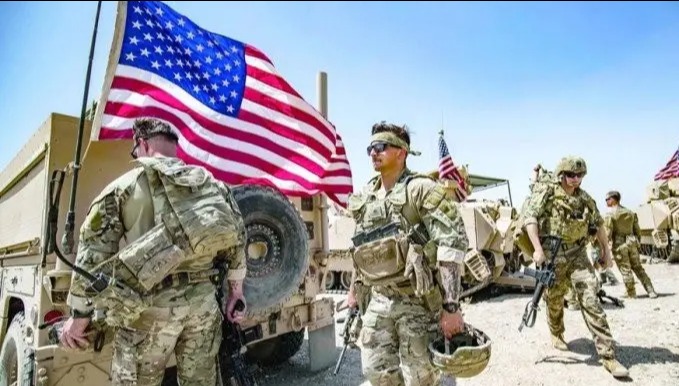 القوات الأميركية تبدأ الانسحاب من أكبر قواعدها في سوريا باتجاه كردستان العراق