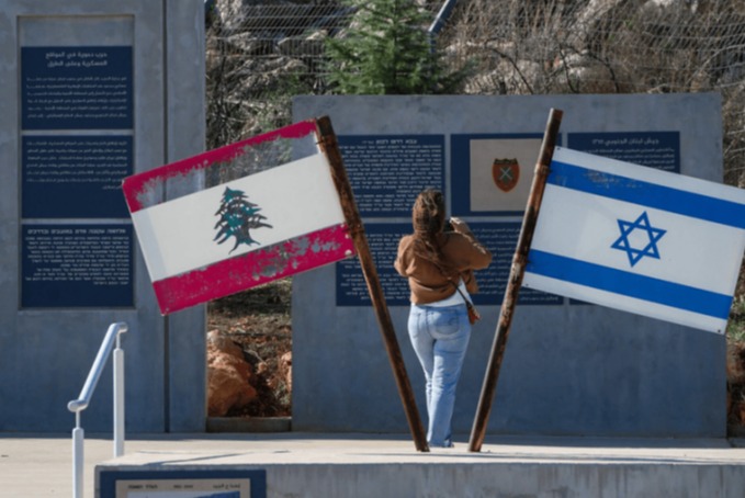 عون يقرأ في كتاب سركيس: مواجهة التحدّي بموقف موحّد!