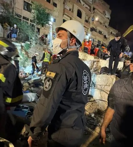 شبيبة كاريتاس لبنان تواكب أعمال الإغاثة إثر انهيار مبنى طرابلس