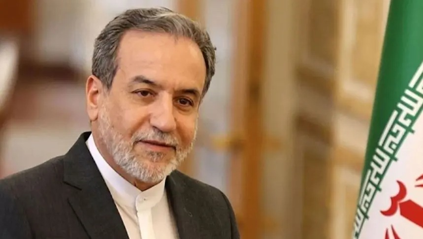 عراقجي محذّرا الولايات المتحدة: إصبع طهران على الزناد