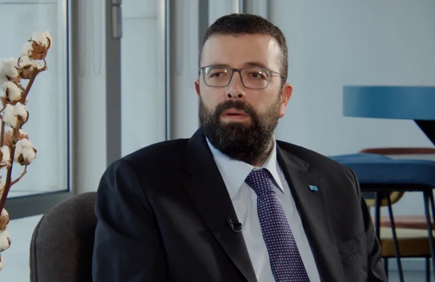 أحمد الحريري يرد على قماطي: لا وقت لديّ للاجتماع بالحزب .. والناس ترى استهدافاً لذكرى رفيق الحريري