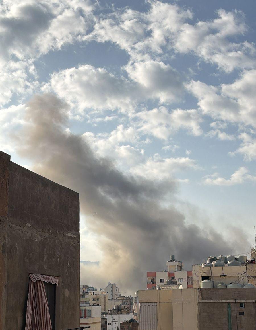 تم استهداف المبنى المهدد بثلاث صواريخ