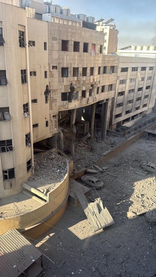 مبنى إذاعة النور في الضاحية الجنوبية بعد استهدافه بغارة اسرائيلية