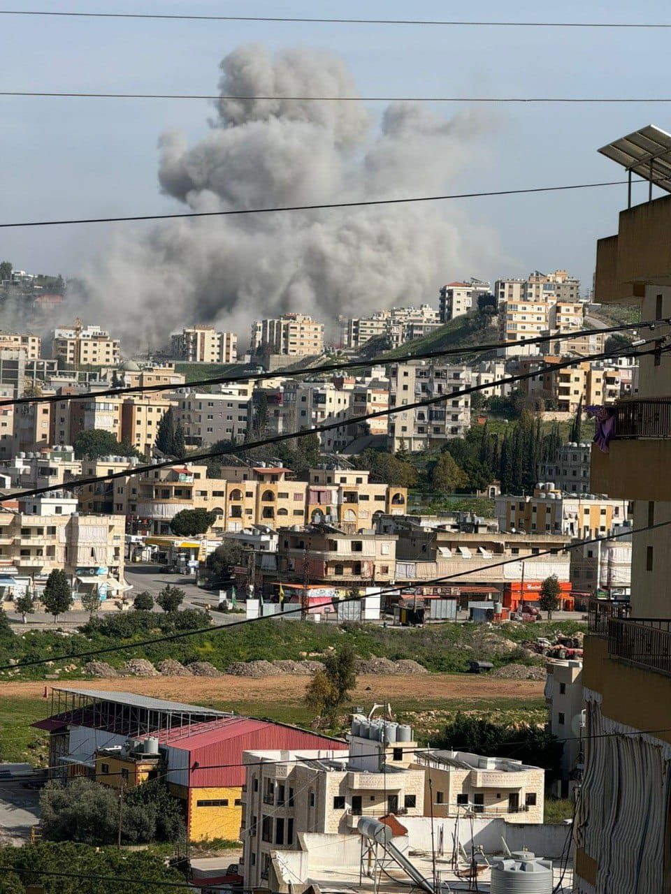 غارات الاحتلال تغطي معظم القرى الجنوبية وتوقع مزيدا من الضحايا