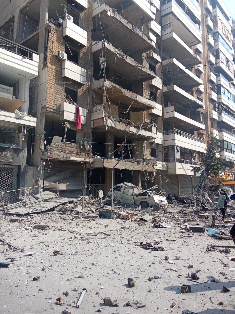 غارات عنيفة مستمرة على الضاحية