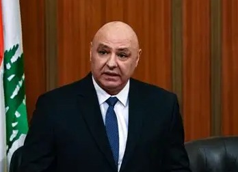 عون يجرى اتصالات  لمتابعة التطورات المستجدة وتداعياتها: المرحلة الدقيقة الراهنة تقتضي من الجميع التزاماً كاملا