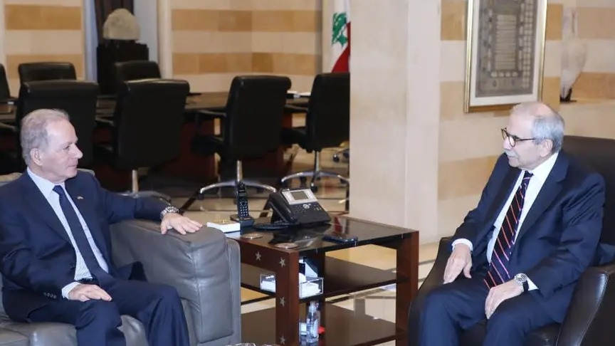 رئيس الحكومة يتلقى اتصالا تضامنيا من ماكرون ويستقبل السفير الأميركي